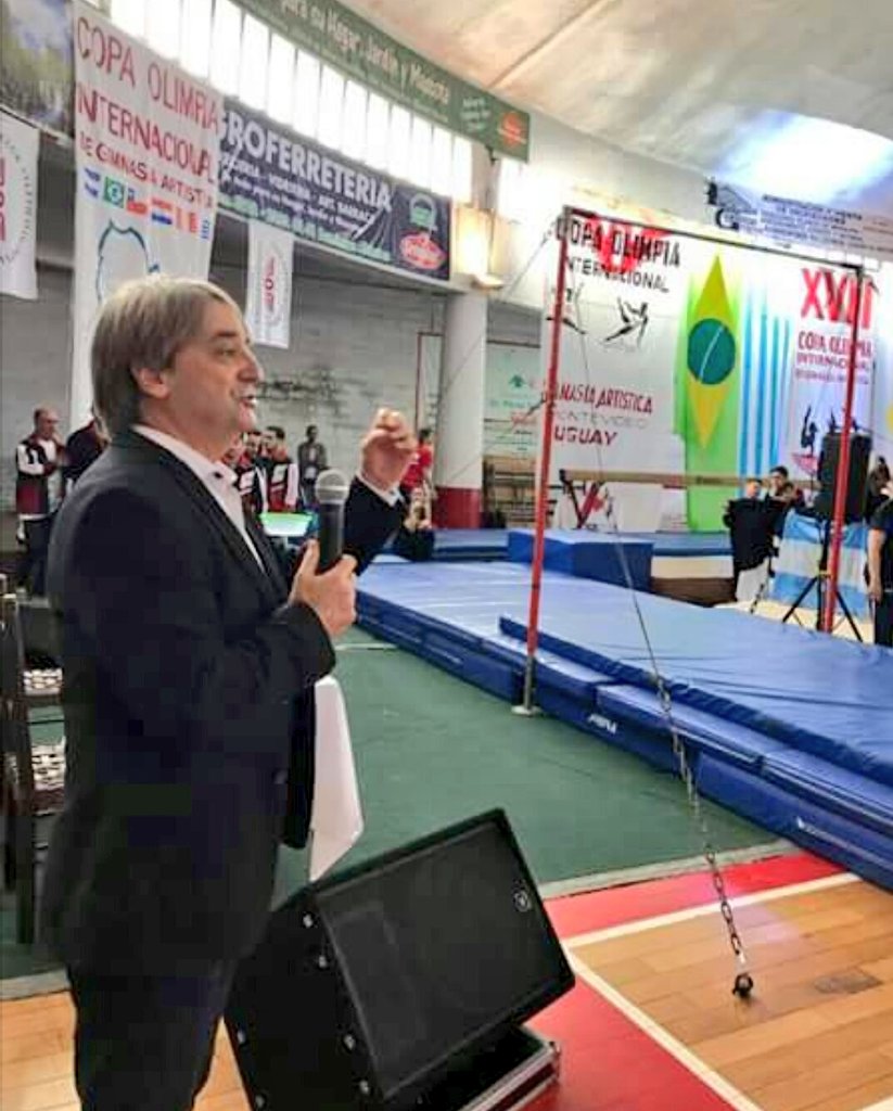 UyDeporte's tweet photo. En una muy linda jornada, quedó inaugura la XVIII Edición de la Copa Internacional de Gimnasia del #ClubOlimpia
#JugamosTodos https://t.co/e9ReoEmh34