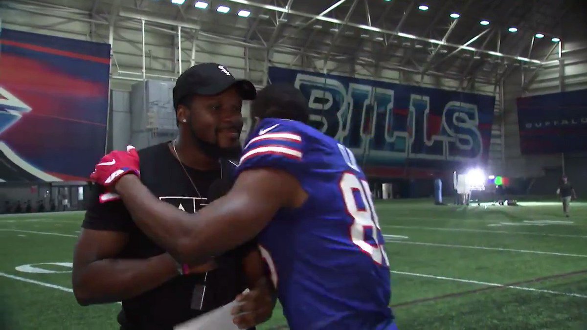Knock knock. Who's there? Bill. Bill who? Bills players telling corny dad jokes on #FathersDay. https://t.co/fwXygWG8Qh