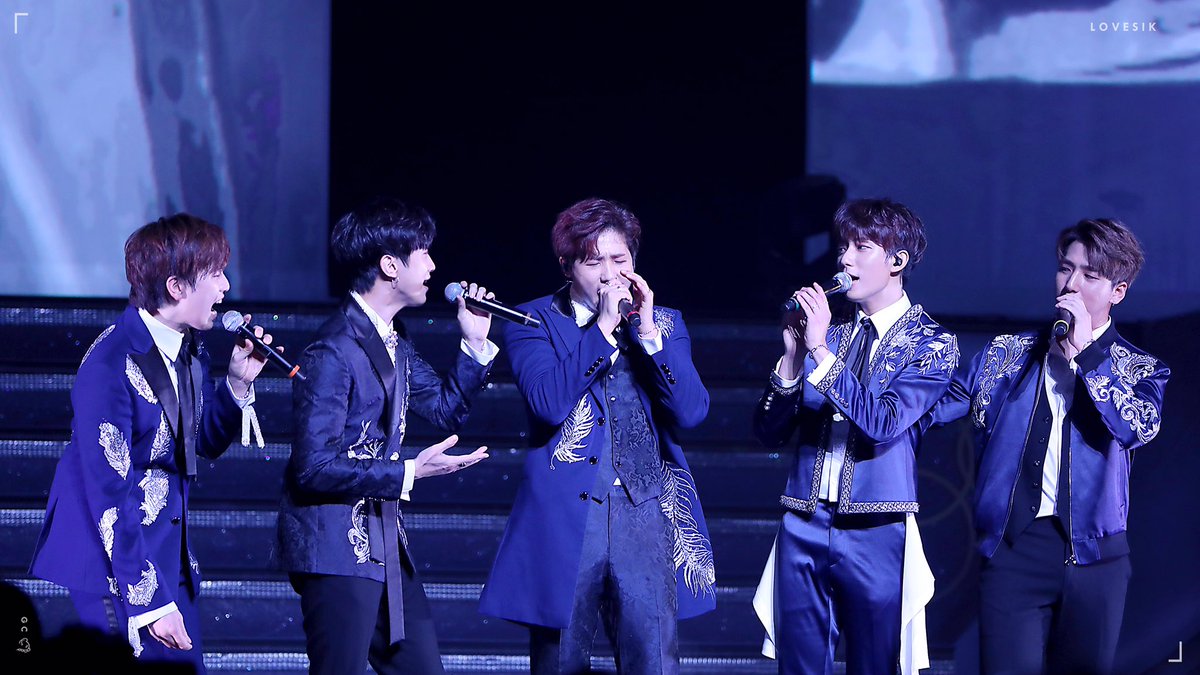 lovesik814's tweet photo. 비포❤️HQ https://t.co/bgsv92Sl2s