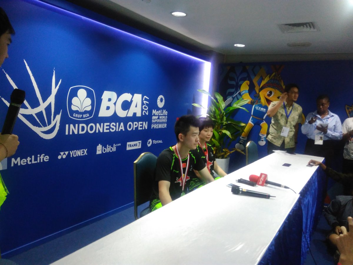 Zheng SW : saat penonton teriak, lantai serasa bergetar. Tp tetap coba fokus.