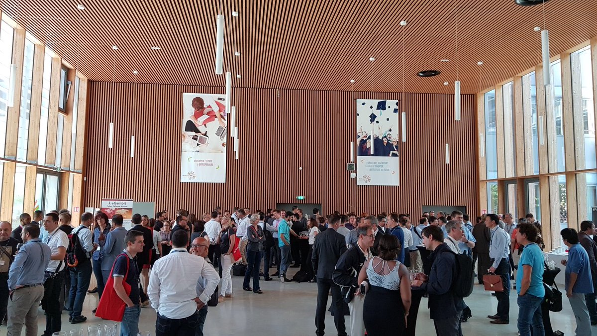 FredGOUTH's tweet photo. #CyberSécurité: Le @clusiraqui et moi même remercions notre sponsor @Stormshield_ #Conférence #RSSIA2017 https://t.co/oxV5QuwyTg