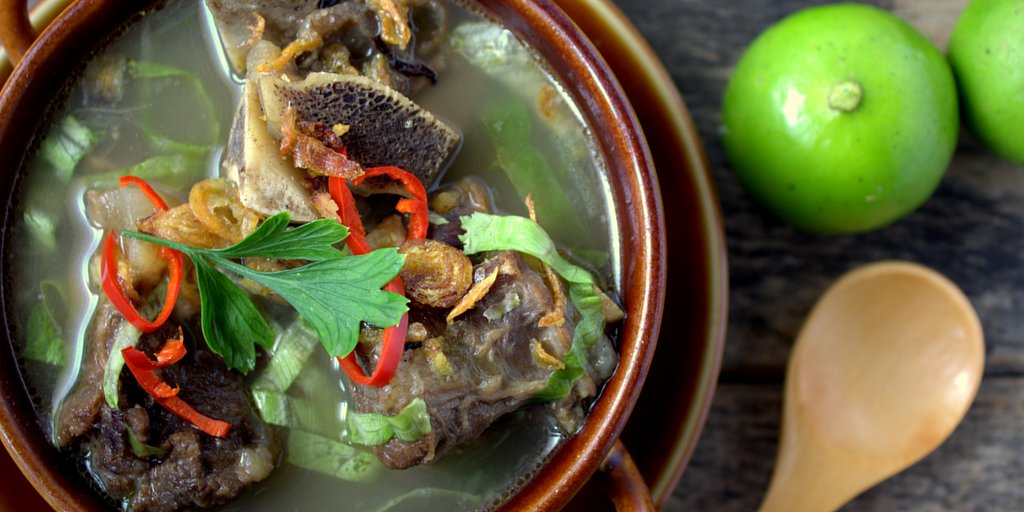 ActivationPrdts's tweet photo. What is Bone Broth and How do You Make it? https://t.co/HRRg8mY2p6 #bonebroth #paleo https://t.co/Ch4dMZXrnH