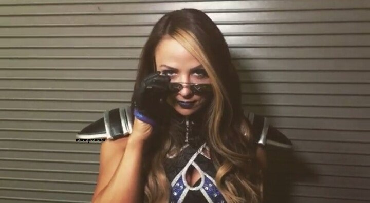 maemymomor's tweet photo. @WWE via #instagram w/ @EmmaWWE #Raw #EmmaIsBack #EMMAtaining #EMMAcrats #EMMAlution #EMMAzing #emmawwe 👑😎💪🔥✨🖤💛💜💙❤️ https://t.co/uUvqIJBayL