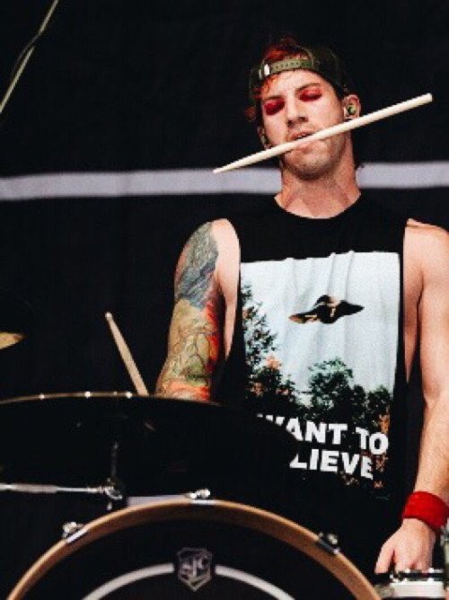 Happy Birthday to my favorite drummer, Josh Dun! 