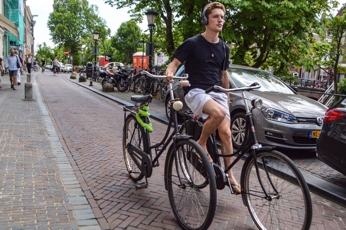 modacitylife's tweet photo. Fietsplaining: When someone who hasn't visited the Netherlands tries to tell a nation of 16 million cyclists they're somehow doing it wrong. https://t.co/Wc32CBh4Qe