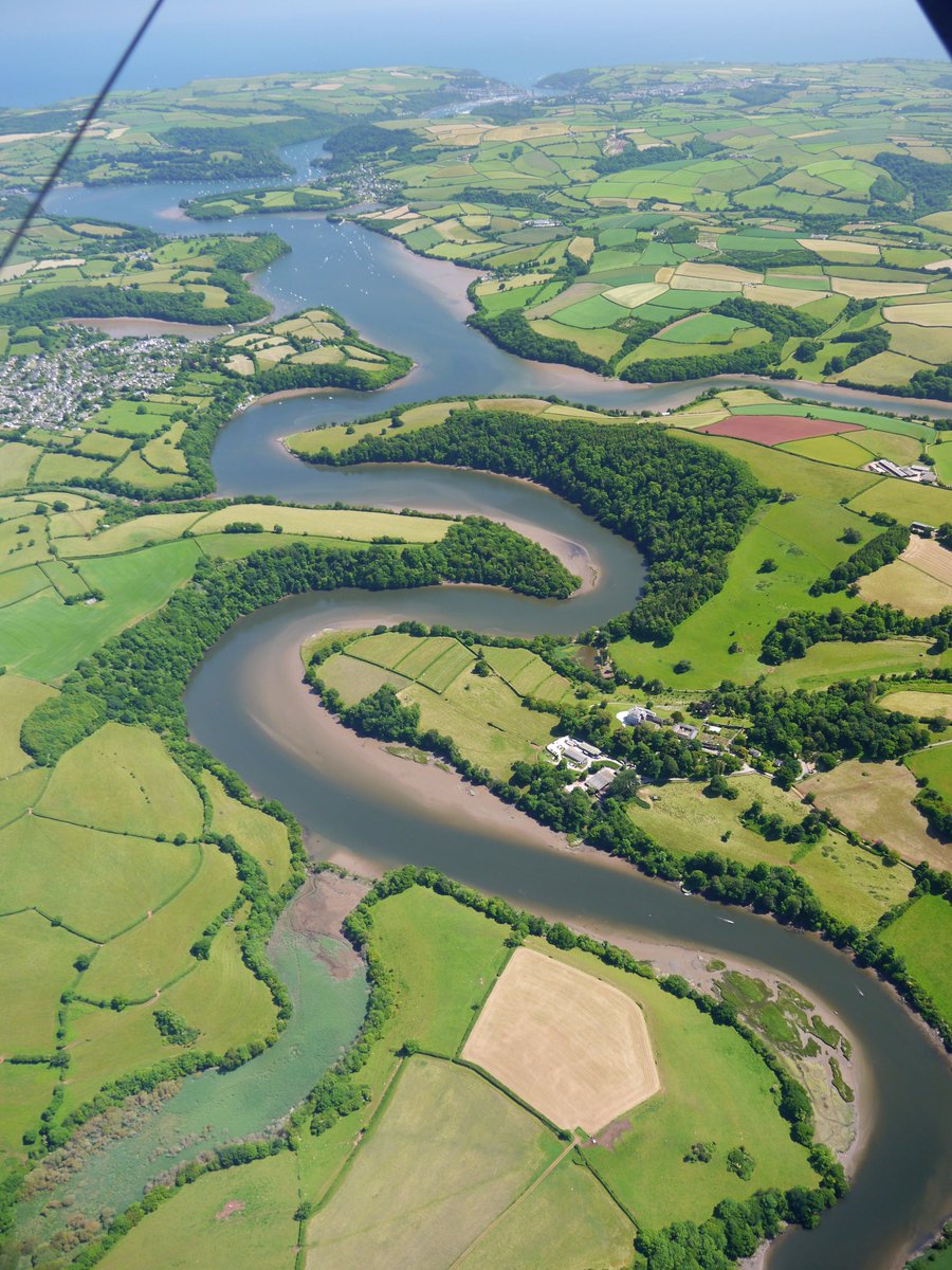 tomxbrearley's tweet photo. The Exe and the Dart on a perfect day for some #microlighting - @DandSMC @BMAAUK @DevonLife #beautiful #devon https://t.co/3SyKYTzLuy