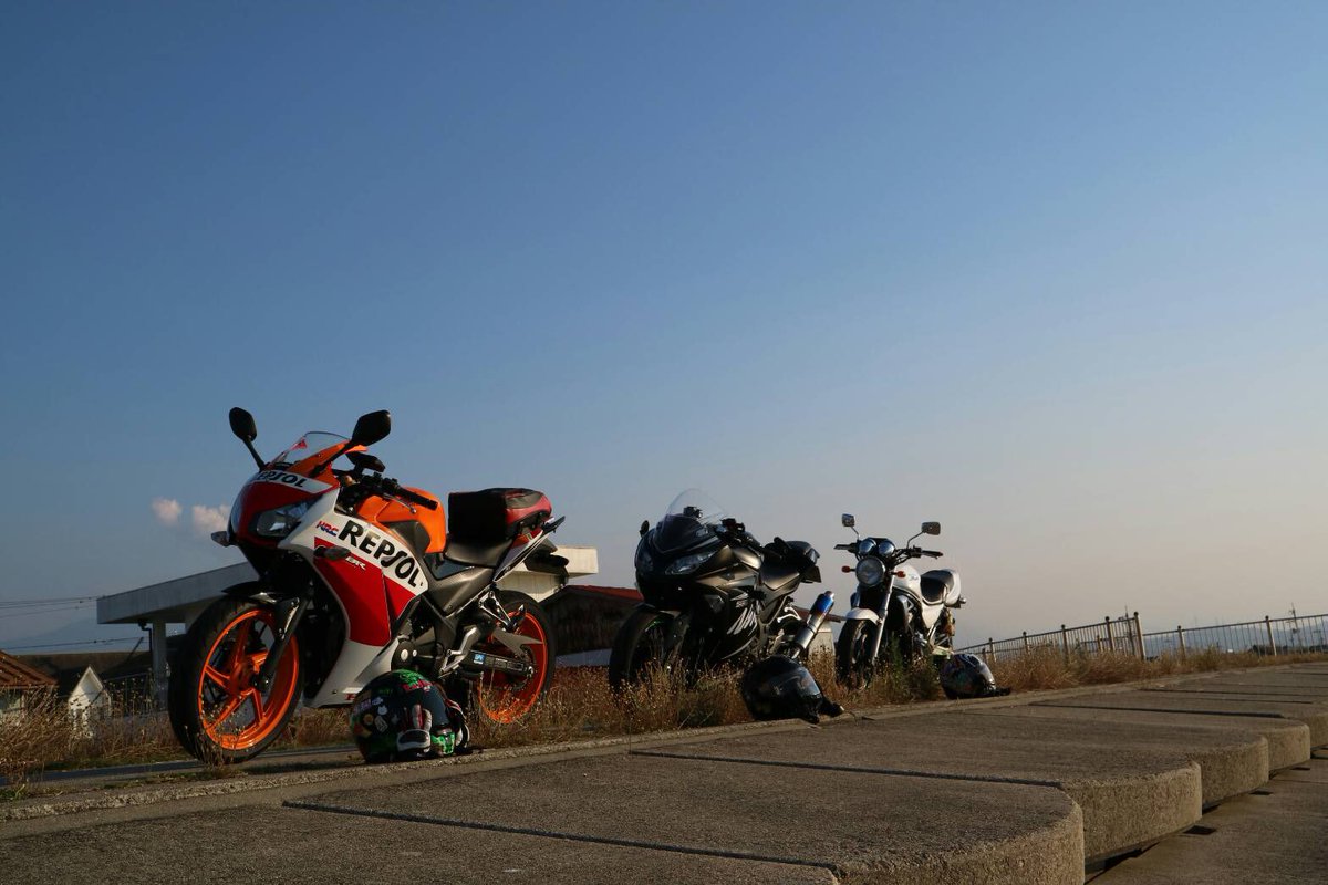 NNCT_motorcycle's tweet photo. 【活動報告】
OB洗車タイムから突然の新居浜へ✋母校に寄らずイオンモール→垣生海岸
日焼けツーリングの完成です✌ https://t.co/wF8SuTScGl