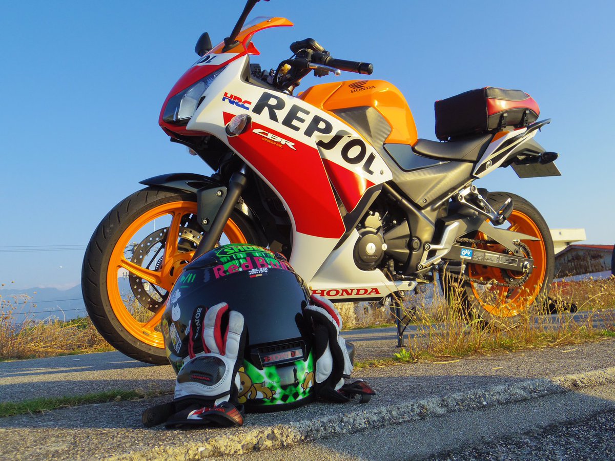 NNCT_motorcycle's tweet photo. 【活動報告】
OB洗車タイムから突然の新居浜へ✋母校に寄らずイオンモール→垣生海岸
日焼けツーリングの完成です✌ https://t.co/wF8SuTScGl