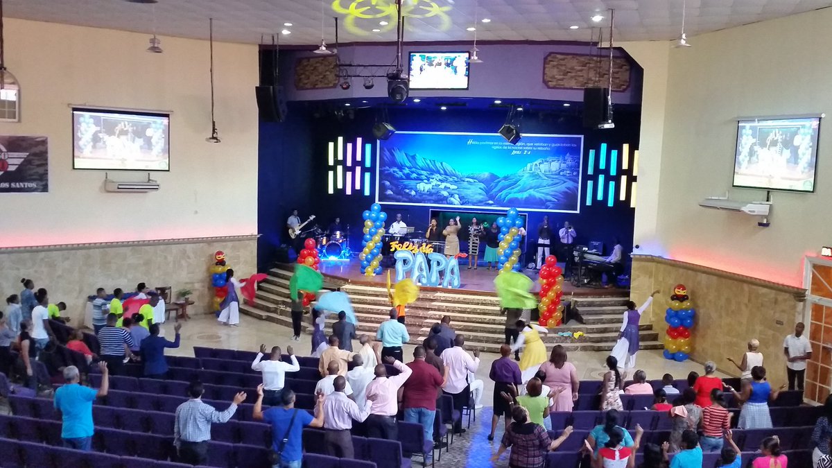 AlfarerosColon's tweet photo. Iniciamos nuestro servicio dominical, hoy dedicado a los padres en su día. Te invitamos a celebrar el este día del  junto a nosotros. https://t.co/2e1PH1EeCx