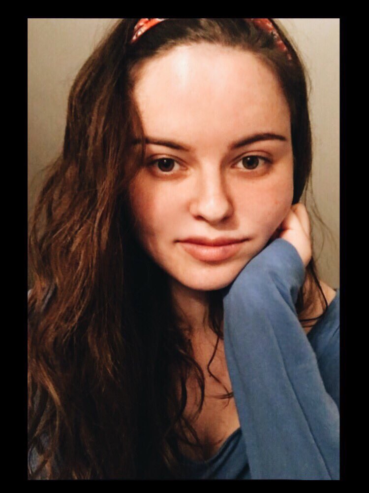 JedhaStardust's tweet photo. Bored AF 📖📚📚🎓 #me #stuDYING #deadMed https://t.co/V6RDgb46OM