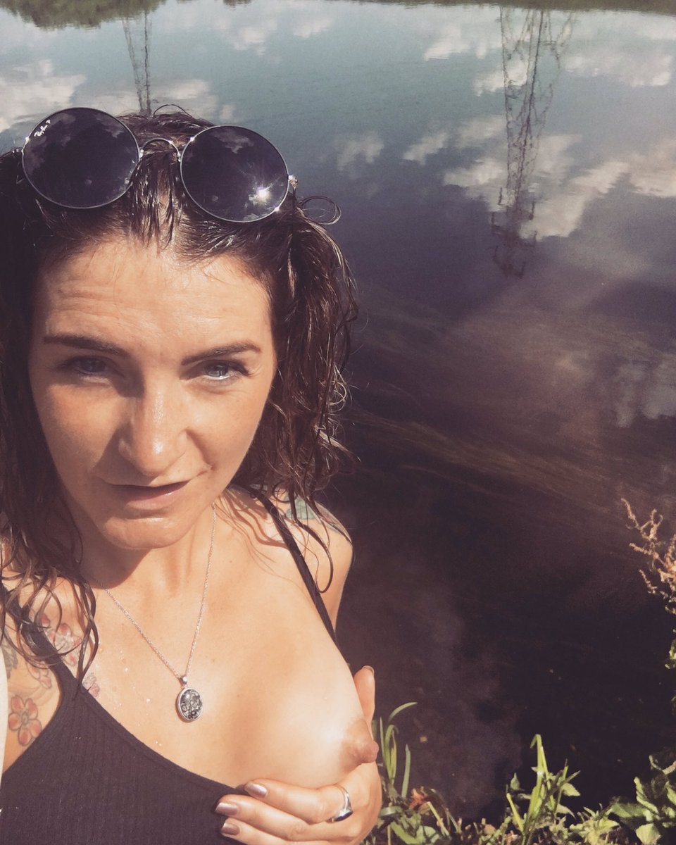 adreena_winters's tweet photo. Awesome fun splashing around in the sun on today's shoot https://t.co/8gxKzLCAb3