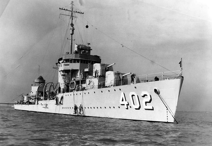 MVHarper's tweet photo. This Father's Day, a remembrance of those fathers, grandfathers + great-grandfathers who served aboard the USS Mayrant.  #ussmayrant #USNavy https://t.co/fvOhc2wXxM