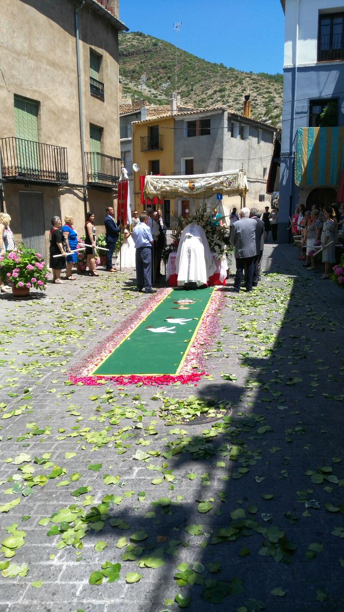 pp_borriol's tweet photo. Un año más  el @pp_borriol  💙 participando en los actos del Corpus.  #tradiciones #cultura #Borriolenamora https://t.co/fRPtRxJFhj