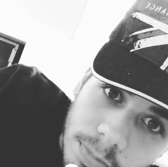 LarydoZF's tweet photo. Por essa Carinha vai,  assiste la😍 
Quem resiste😅❤
#AssistaRelogioDeSaoPedro 
https://t.co/ip7SsQzCSP https://t.co/nJWAvqF1z8