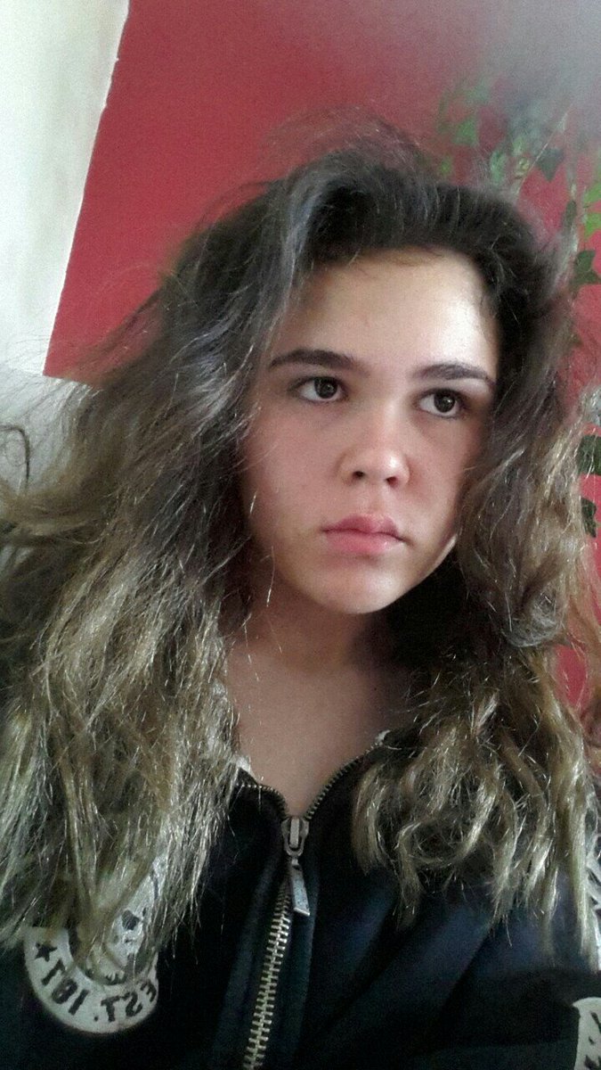 Izzaedge's tweet photo. Ey 🌝🌚 https://t.co/4URLiqfumQ