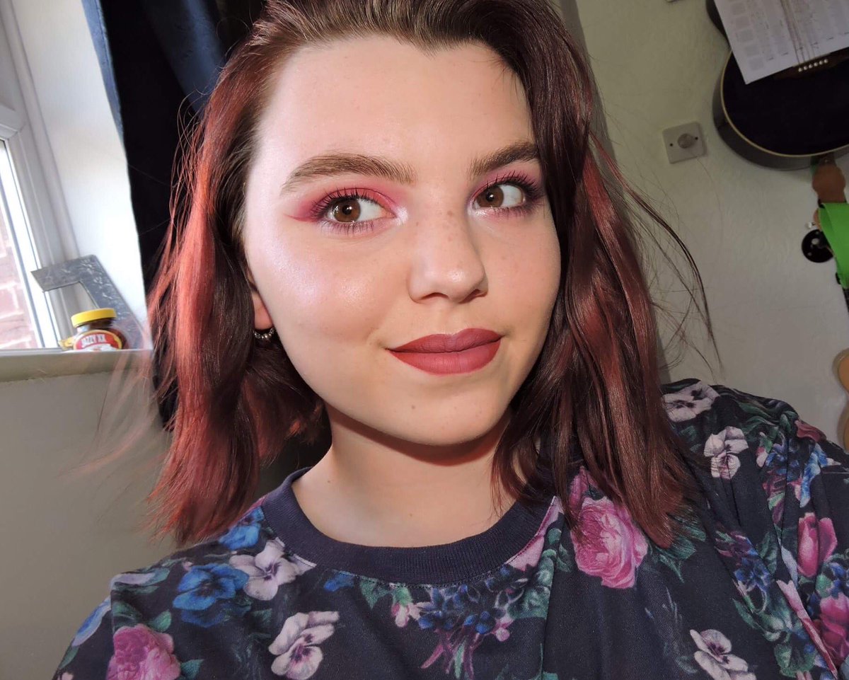 JazzyWholocked's tweet photo. Spring is here 🌺🌸🌷 using the @MorpheBrushes 35B &amp; #JSCmanny Im Shook on the eyes &amp; lips w/ eclipse as highlight ✨ @JeffreeStar @MannyMua733 https://t.co/MJnBVj2O9g