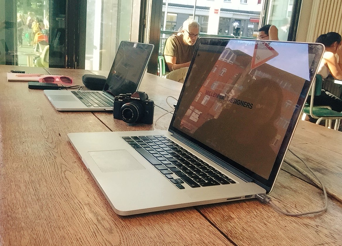 buddy_media's tweet photo. Still enjoying this lovely Sunday but who says that that can't include a bit of café work 😉👩🏻‍💻👨🏼‍💻 https://t.co/DnggOX34U8