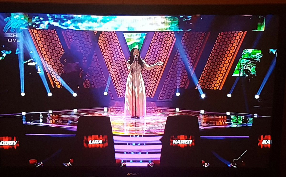 WilnaIce's tweet photo. Wow @samleonard_1 doing one of my favourite @JanBlohm songs #Groentrui on the @VoiceSA #TheVoiceSA #TeamKaren Welldone Sam luvit ββ https://t.co/aHj8XTSiCV