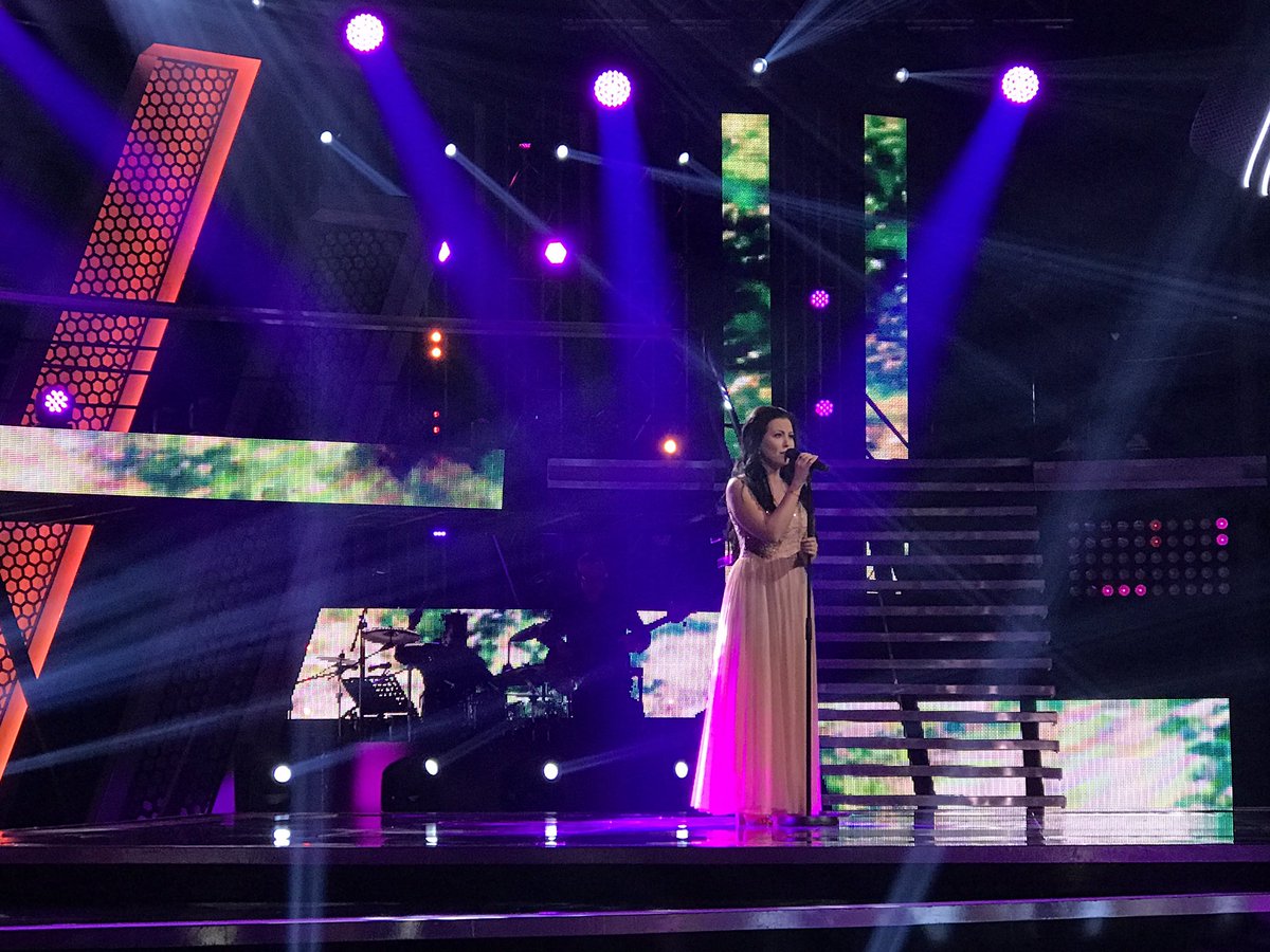 RiaanGrobler's tweet photo. @samleonard_1 sing @JanBlohm se #Groentrui. Well done girl! @Miss_LIRA : "One of your best performances by far!" @VoiceSA #TheVoiceSA https://t.co/2duZAXlLM8