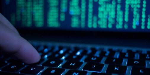 comcastbusiness's tweet photo. Most #smallbusiness owners devote little to no focus on security aspects. It's a dangerous mistake. https://t.co/uzFBySycyv https://t.co/H2fTTFjbnA