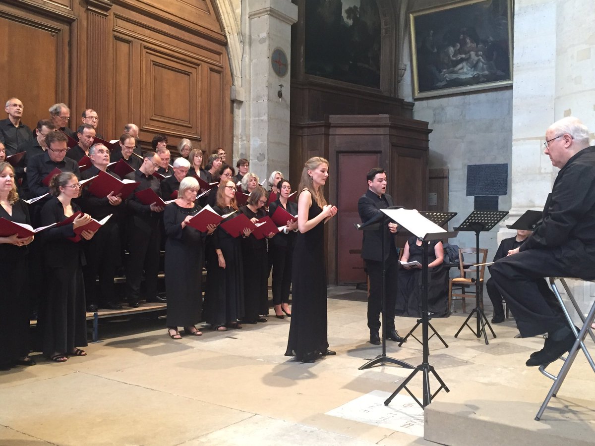 culturaholic's tweet photo. Sublime "Stabat Mater" de Dvorak à St-Etienne-du-Mont par le Chœur d'oratorio de Paris : des tréfonds de la douleur aux lumières de l'espoir https://t.co/G19iwAwXmt