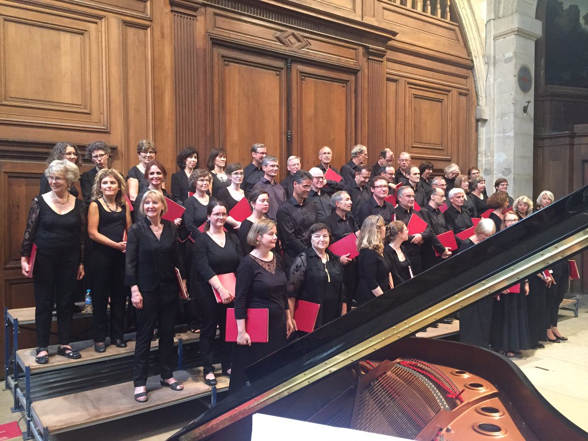 culturaholic's tweet photo. Sublime "Stabat Mater" de Dvorak à St-Etienne-du-Mont par le Chœur d'oratorio de Paris : des tréfonds de la douleur aux lumières de l'espoir https://t.co/G19iwAwXmt