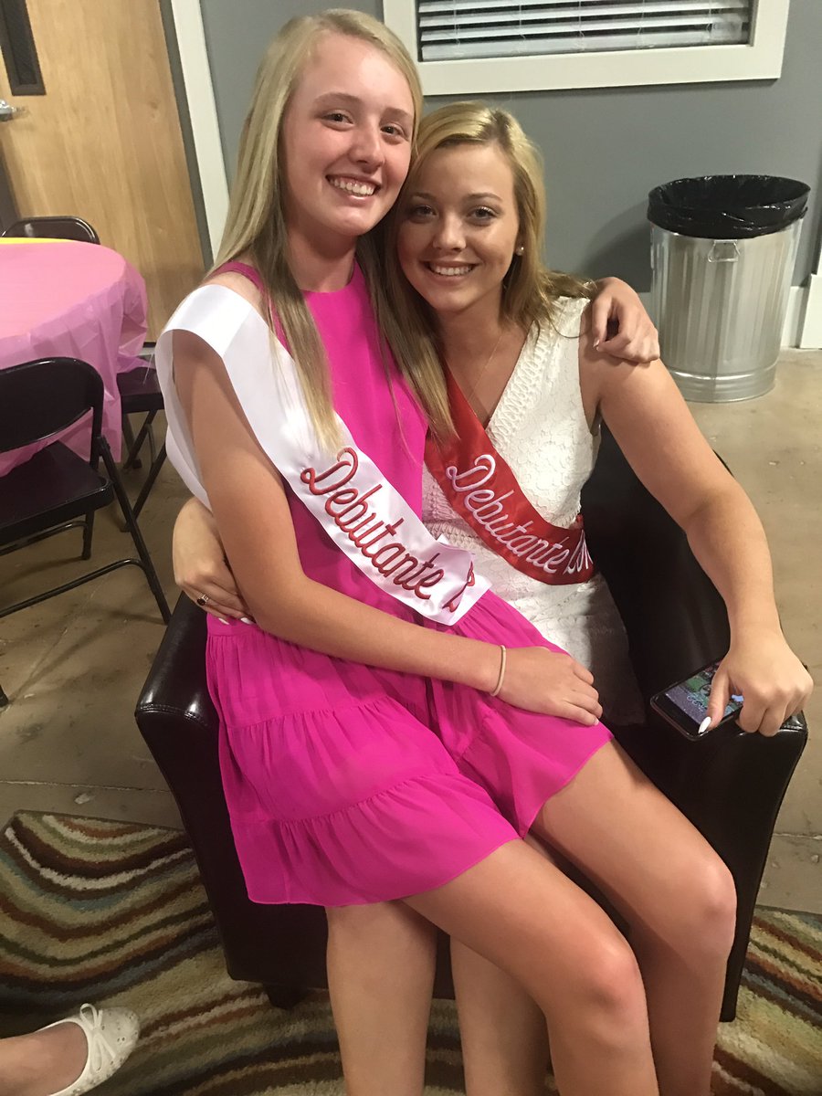 lucyhayes2018's tweet photo. Happy Birthday @HannahArnold8! Hope you have a great day!! https://t.co/HdcMd2j7lI