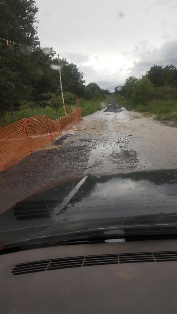 jenniferk8500's tweet photo. Little bit of flooding @jamesaydelott @FOX23BradCarl #haskellcounty https://t.co/xemgkGW079