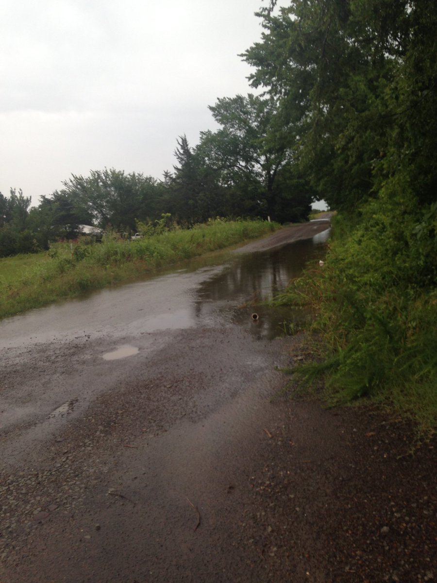 jenniferk8500's tweet photo. Little bit of flooding @jamesaydelott @FOX23BradCarl #haskellcounty https://t.co/xemgkGW079