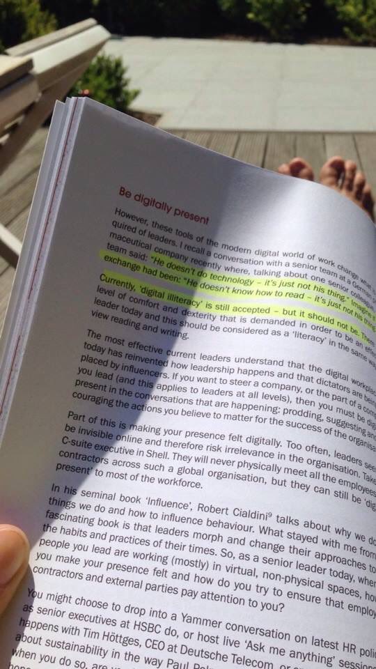 IsabelDeClercq's tweet photo. Got this picture from a happy reader! #socialtech #book https://t.co/K6J1Pha3Ew @dhinchcliffe @RitaZonius @leebryant @DamianCorbet https://t.co/nI9j1byOsS
