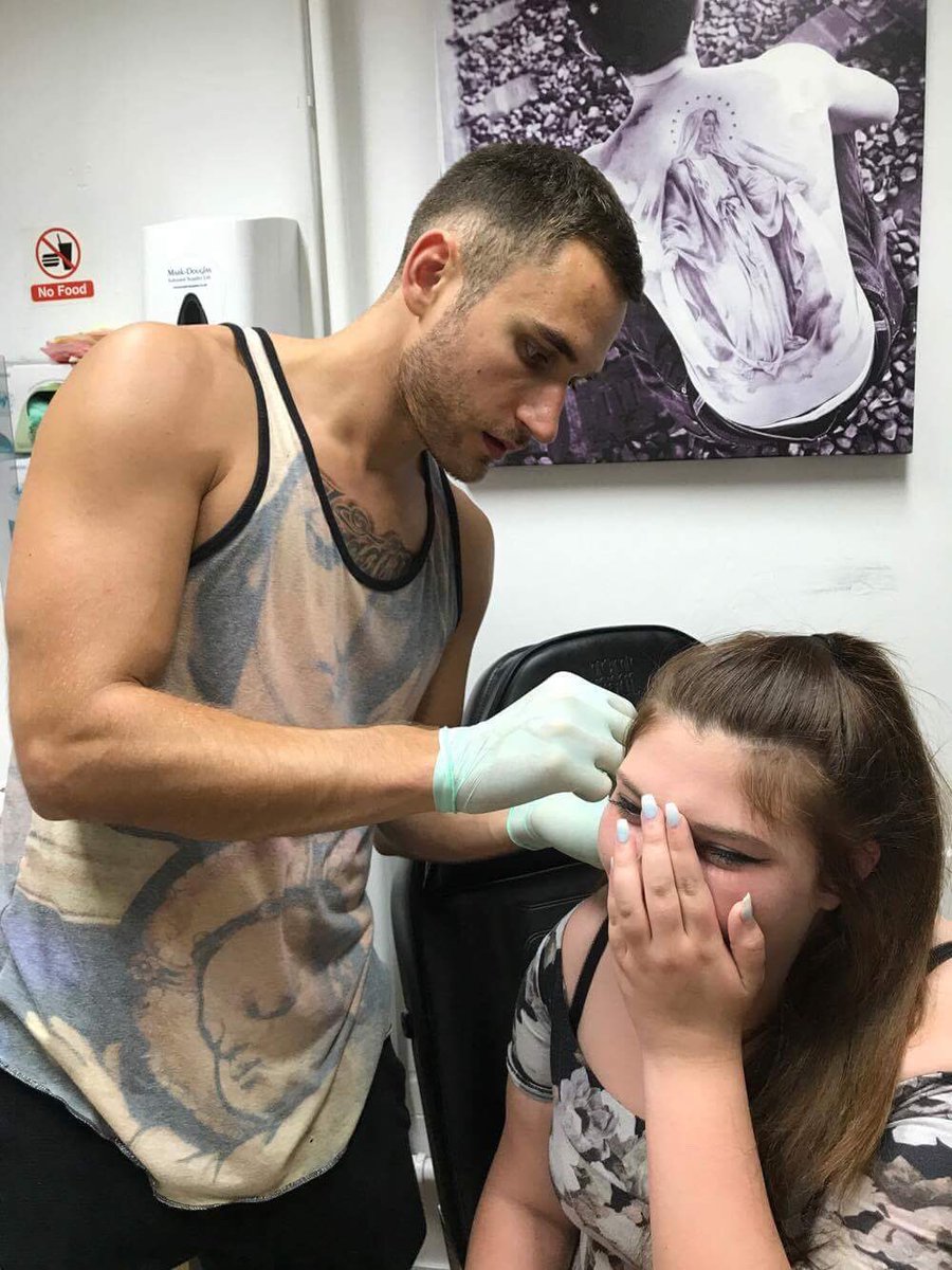 chel_14x's tweet photo. was so nice to see @CharlieClapham again today thank you for the piercing 😌 @KazbahLeicester https://t.co/e5UywMlaon