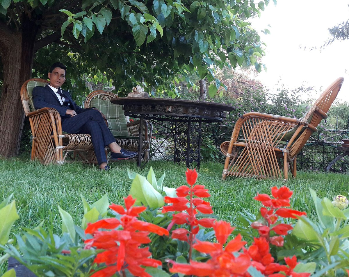 Ben ahlakını beğendim,
Cemalinde gözüm yok!...