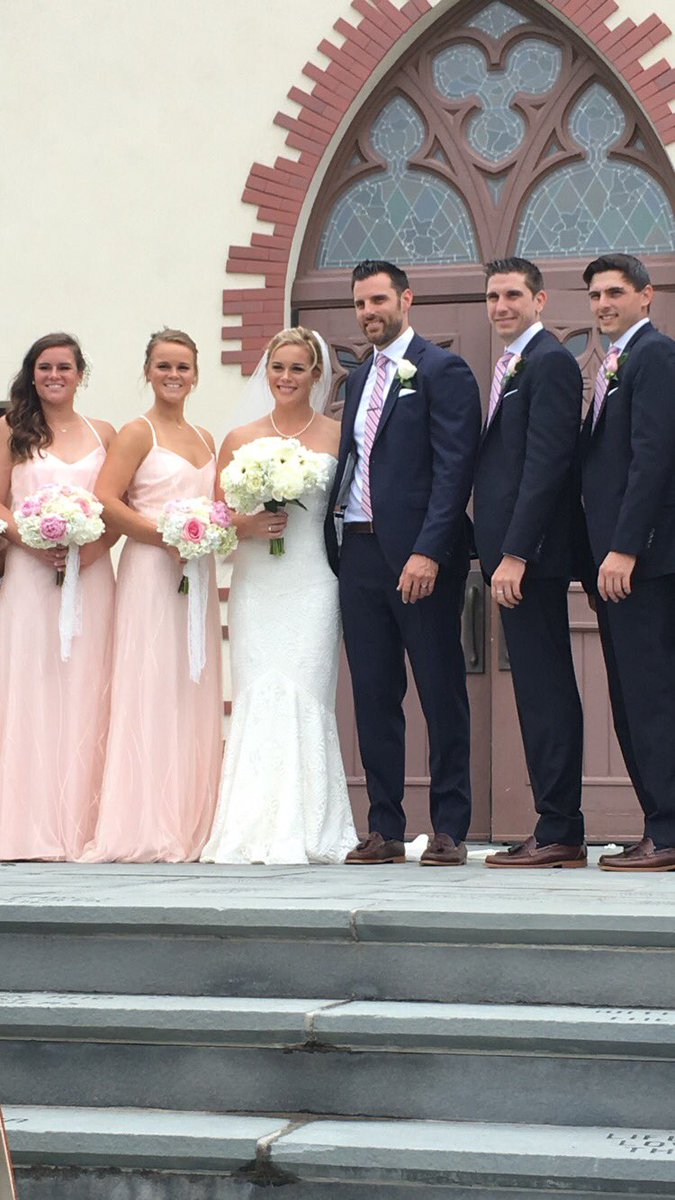RockNRobyn4's tweet photo. Wedding for the ages 👰🏼💜🤵🏻
#him #montaukwedding #theilchs #kandy https://t.co/qbsKW5XQTE