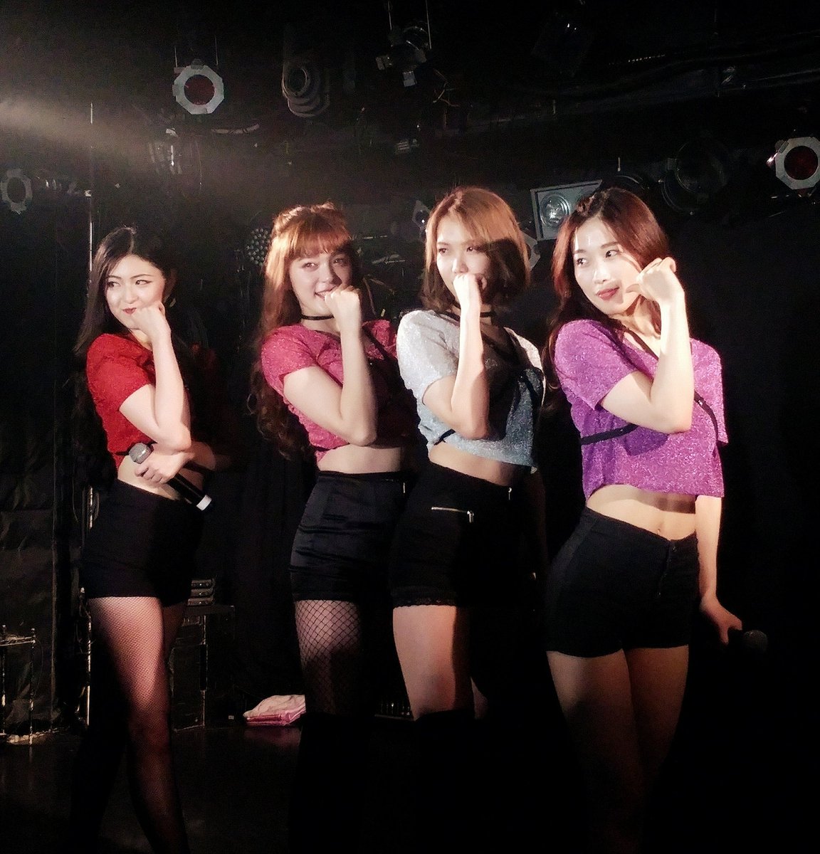 impuls999's tweet photo. ROZE決めポーズ!
( • ̀ω ⁃᷄)✧キリッ
#ROZE
#GirlsJAM2 https://t.co/IUSq63mysP