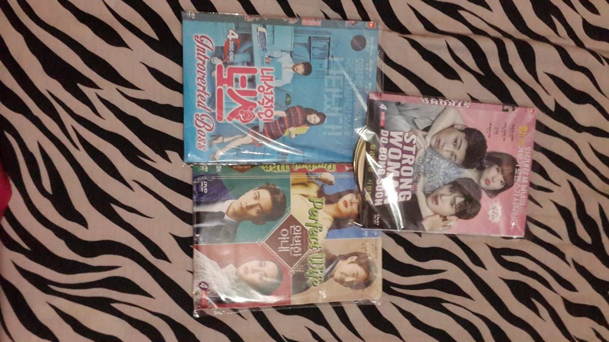 Iseng jual ah. Daripada menuhin lemari. DVD SECOND baru ditonton 1x tamat.Yuk dipilih.1 judul 20rb aja.Borong 3 judul jd 50rb aja. #dvdkorea