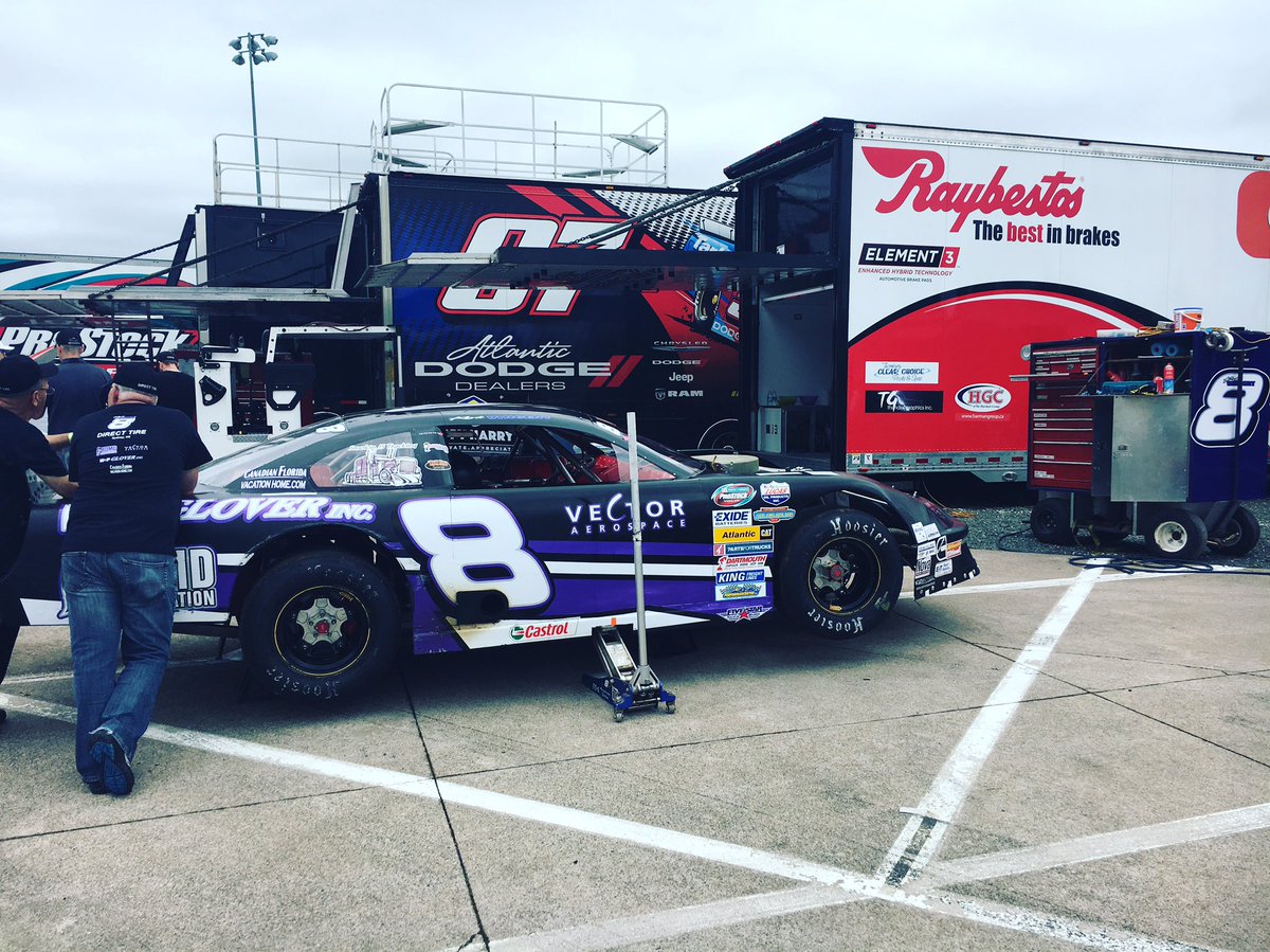 VincentRacing8's tweet photo. Practice is done here in our @VectorAerospace @bobbleheadcan #DirectTire HPGlover Dodge @Riverside_NS https://t.co/QrxEglARmn