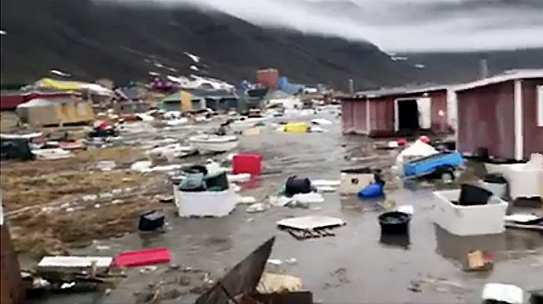 Terremoto provoca tsunami in Groenlandia | Video YouTube