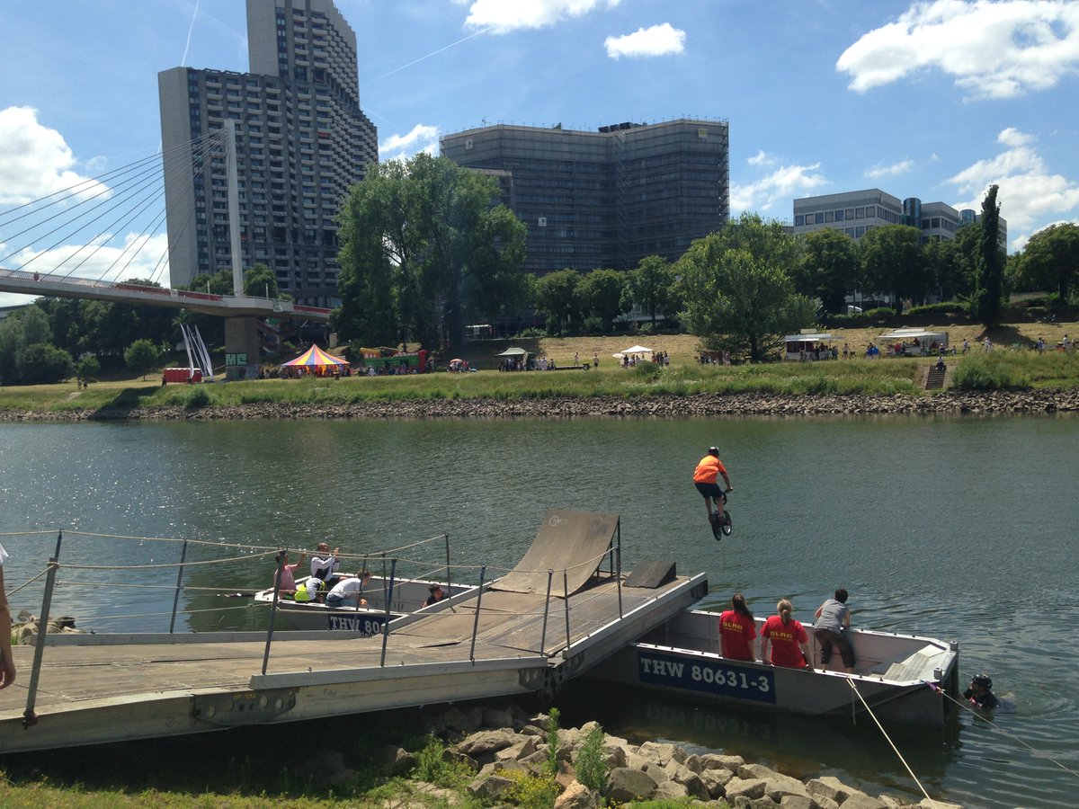 regenbogen_MA's tweet photo. Aktionstag "Lebendiger Neckar" lockt von #Mannheim bis #Eberbach tausende Besucher an den Fluss.

https://t.co/a5dInis6IT https://t.co/GASVL5Z4HE