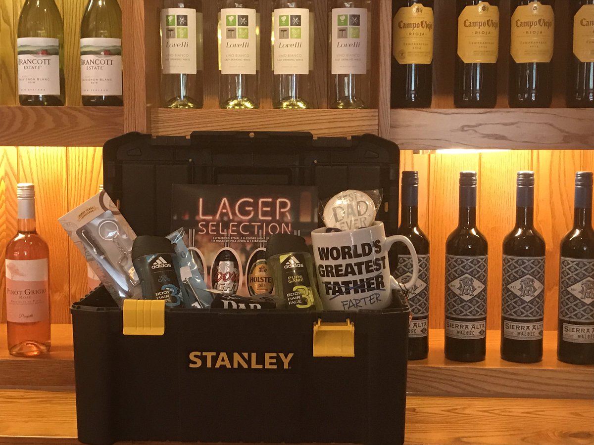 Father's Day hamper ☺️ £230 raised for <a href="/GreatOrmondSt/">Great Ormond Street Hospital for Children</a> <a href="/MarkCash15/">Mark Cash</a> <a href="/amylou8725/">Amy</a> <a href="/scoobs1409/">Becky Cooper</a>