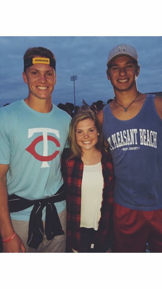 erinolsonnn's tweet photo. Happy birthday Sevoooooooo @LoganSeverson19 😸 hope you have a great day! Miss you lots, hope to see you soon!🤗 #boolin https://t.co/n10sBpdfEv