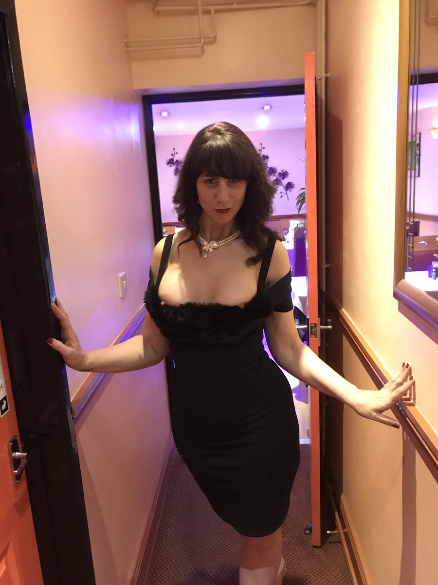 gaheath63's tweet photo. @Tonilace69 Needs 110 Followers For 24,000 So Please #FollowRetweet ✔️
You Won't Regret It!
#TopModel 
#Exhibitionist 
♦️
#LovesMissBehavin https://t.co/cSprtvMsFj
