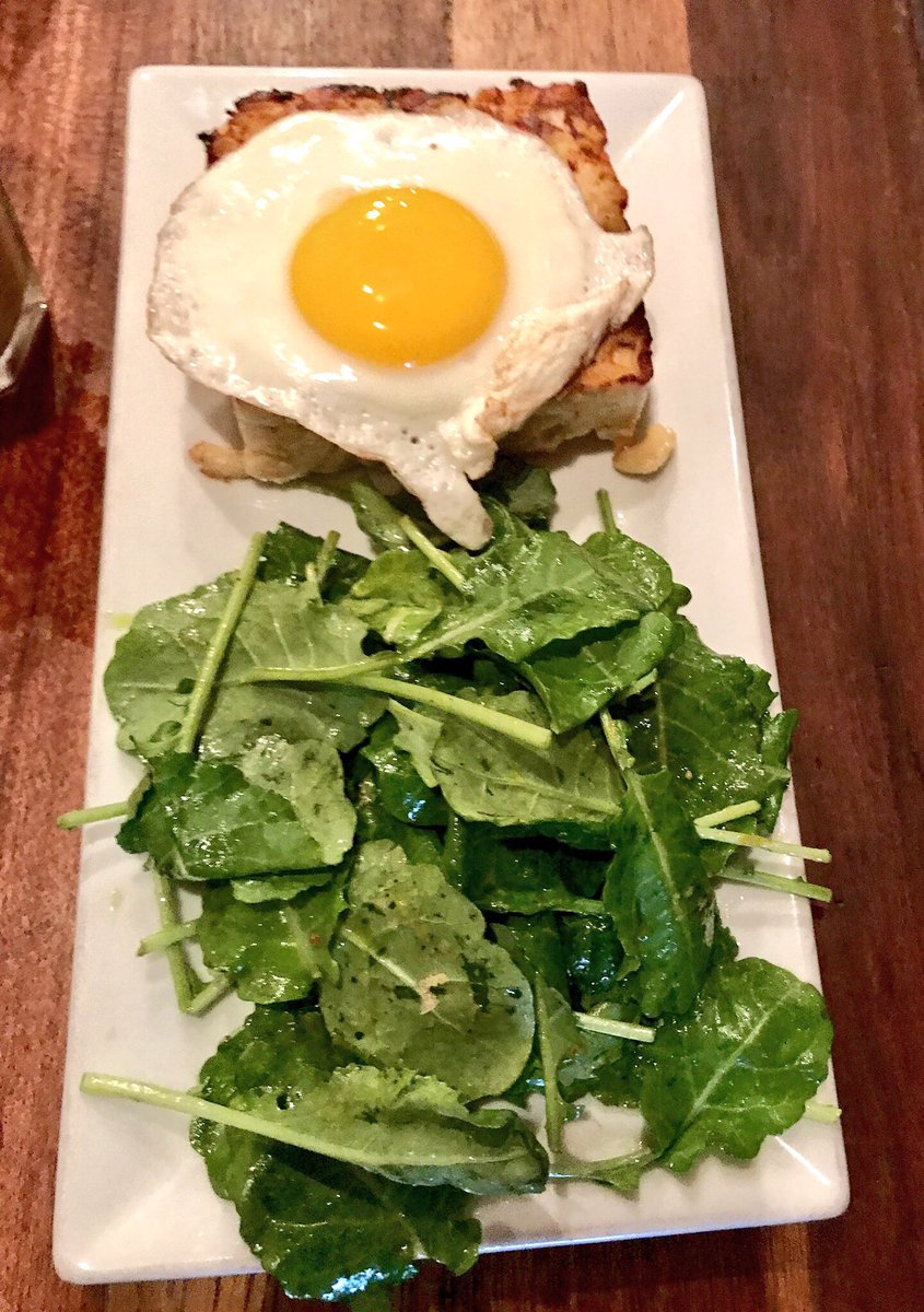 JonHartig's tweet photo. #Brunch in #Astoria with these cool people @QueensKickshaw #NYC #family #HappyFathersDay #delicious #ComfortFood @weheartastoria #QueensEats https://t.co/d6aFH6iJW5
