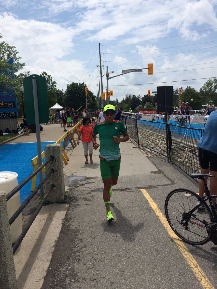 Apoyando a los mexicanos que participan en el triatlón de Ottawa. Aquí un compatriota alistándose <a href="/ottawatri/">Ottawa Triathlon</a> <a href="/Ottawa_Tourism/">Ottawa Tourism</a> <a href="/2017ottawa/">2017ottawa</a>