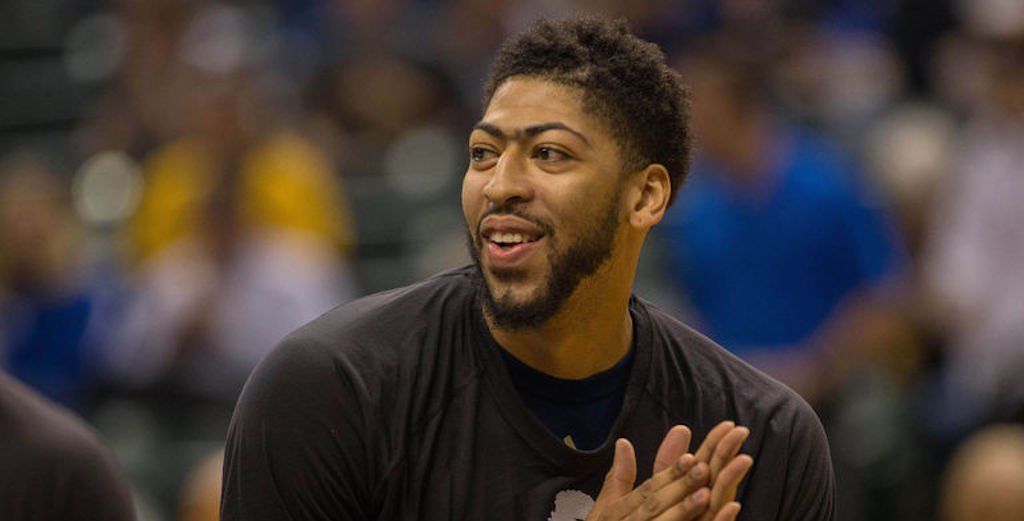 theScore's tweet photo. Celtics are reportedly trying to trade for Anthony Davis. 👀 https://t.co/SjwqOHIAVw https://t.co/Jje4QWoaxp