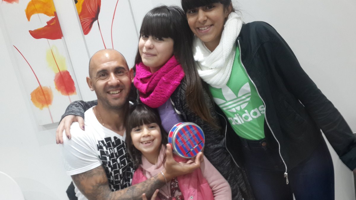 ChechuVieira's tweet photo. Feliz feliz día!!!! @PICHIMERCIER https://t.co/Flwj9SM4YY