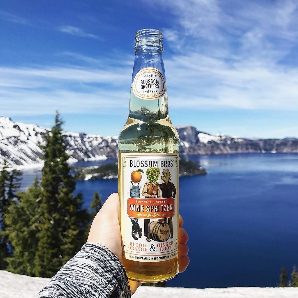 SaturdaySnacks's tweet image. Tops off! @blossombrothers + @craterlakenpark = proof that things made in the #pnwonderland are just 😍.