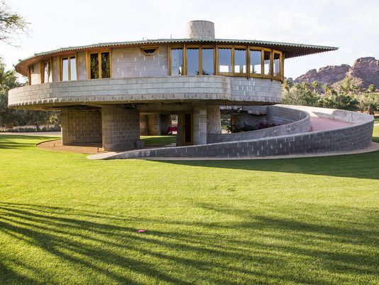 VeteranREGroup's tweet photo. realtordotcom: RT azcentral: Frank Lloyd Wright's lasting mark on metro Phoenix house styles via catherinereagor … https://t.co/dvvhXCbqqp