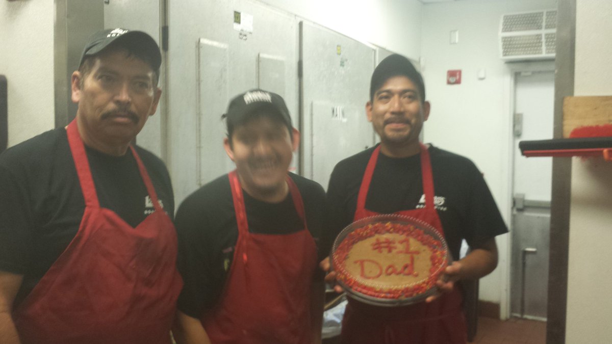 Suzanne_Logans's tweet photo. Without our team members @LogansRoadhouse wouldn't exist! Happy Father's Day and Birthday Guys! We appreciate All you do!!@amyst_1 https://t.co/3HaQQYXUkK