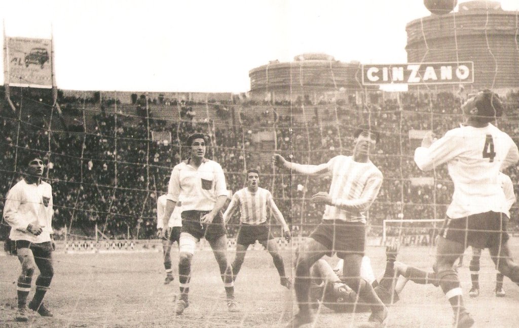 HuracanRetro's tweet photo. #Huracán 2 vs Racing 2
18/9/1966
Zayas, Ginarte, Bordatto, Jauregui, Viberti, Tarchini, #Tedesco⚽ , Gomez, #Obberti⚽ , Poncio y Cabaleiro https://t.co/DtK74P40hb