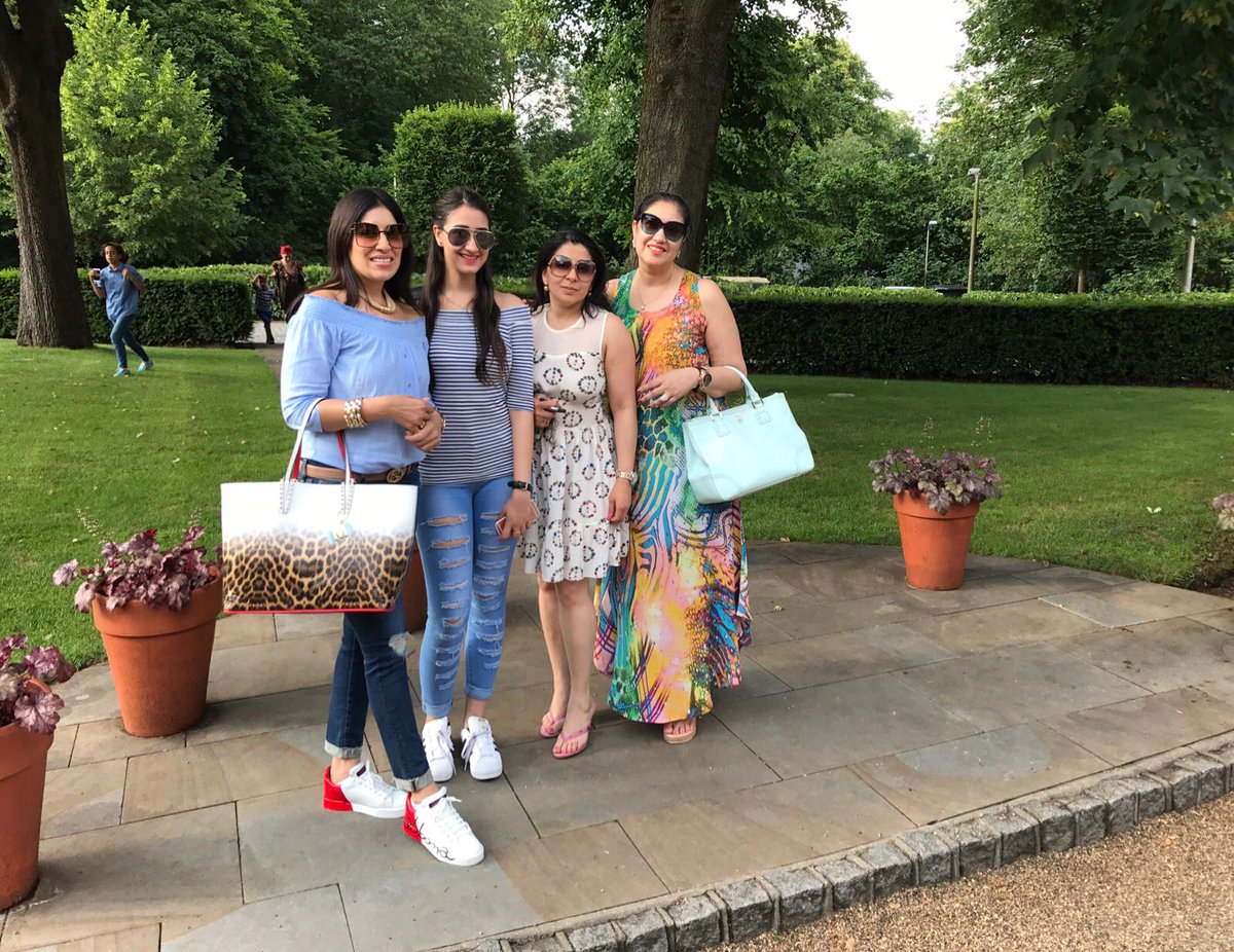 mahekamirpuri's tweet photo. Last night in london
Match #Drama #Grove #HighTea #Londonweather #Moreparty's ......#Summer ๐๐๐ https://t.co/jKlJlJPAOg